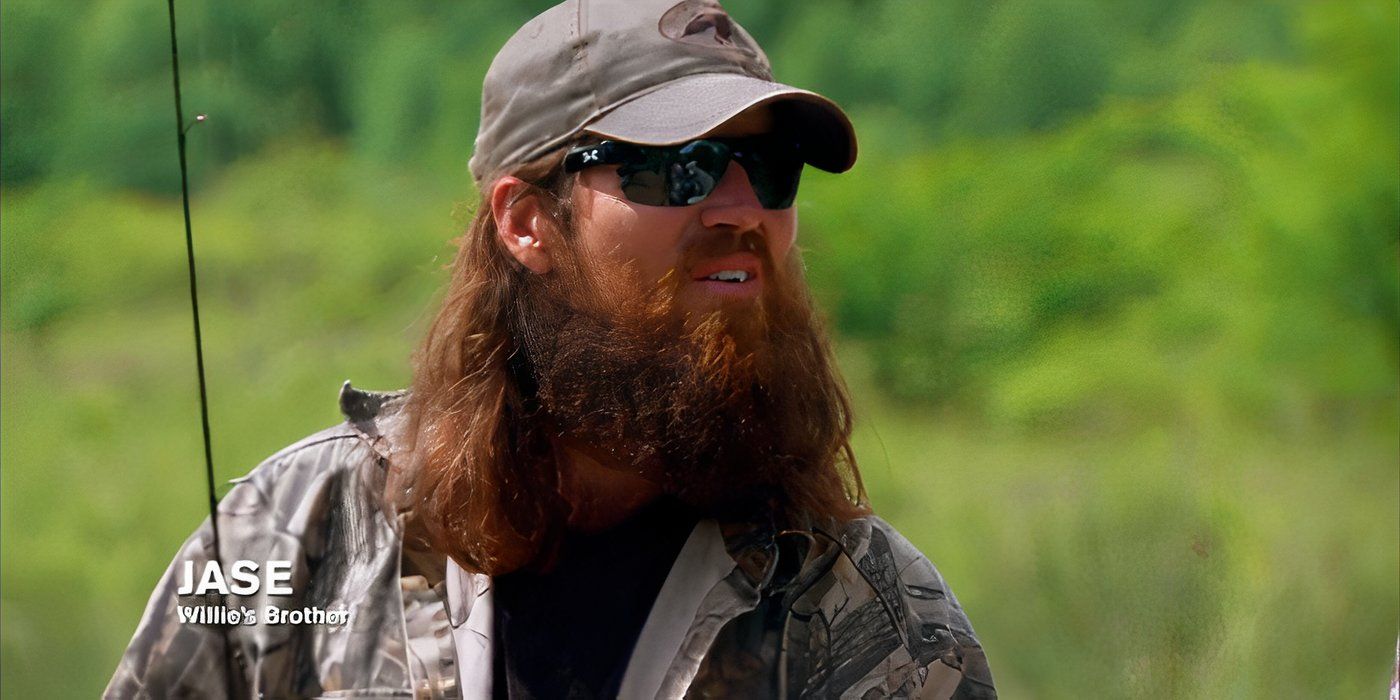 Duck Dynasty's Jase Robertson wearing camo and a hat